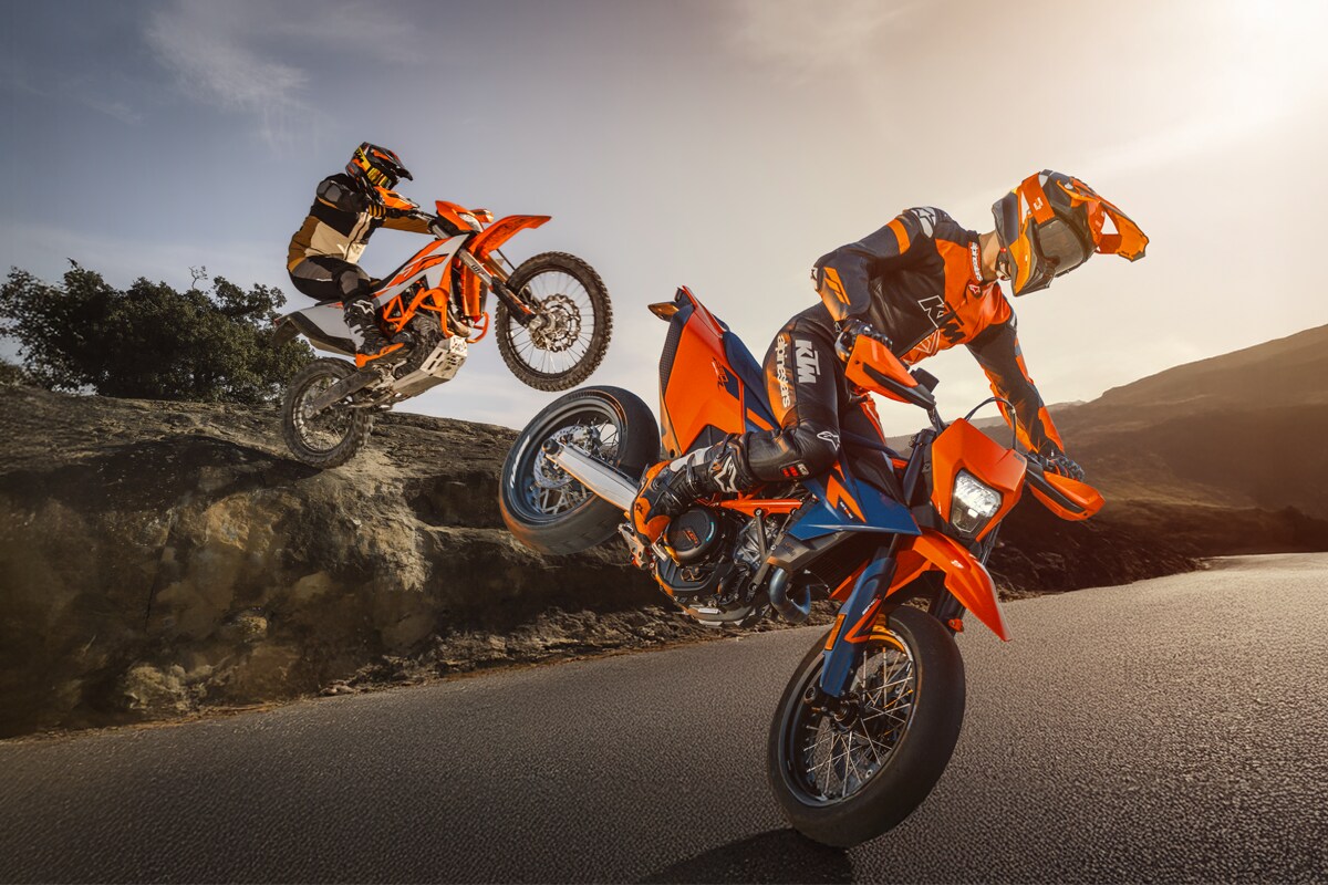 Presentate le nuove KTM 690 Enduro R e 690 SMC R 2026